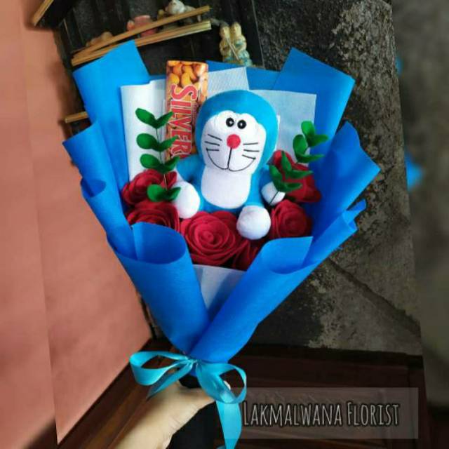 Jual Buket Boneka Doraemon Buket Doraemon Buket Coklat Silverqueen | Shopee Indonesia