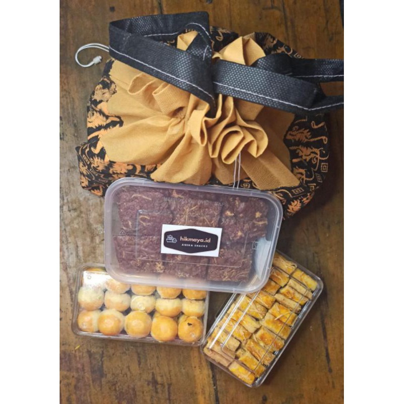Hampers Lebaran kue kering Shopee Indonesia