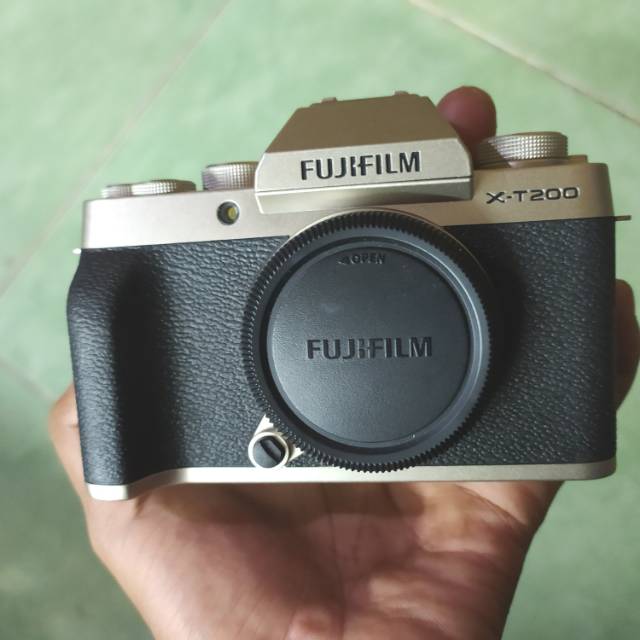 FUJIFILM XT200 BODY ONLY Shopee Indonesia