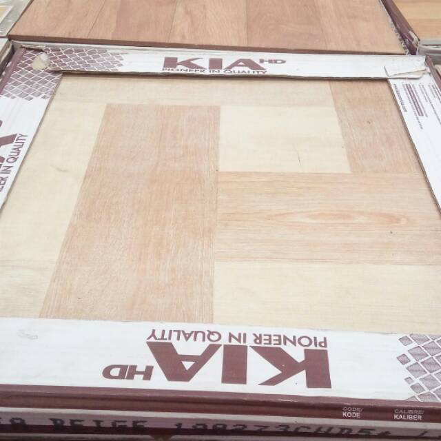 Keramik lantai 50x50 motif serat kayu Tasmania Beige kw 1 KIA Shopee