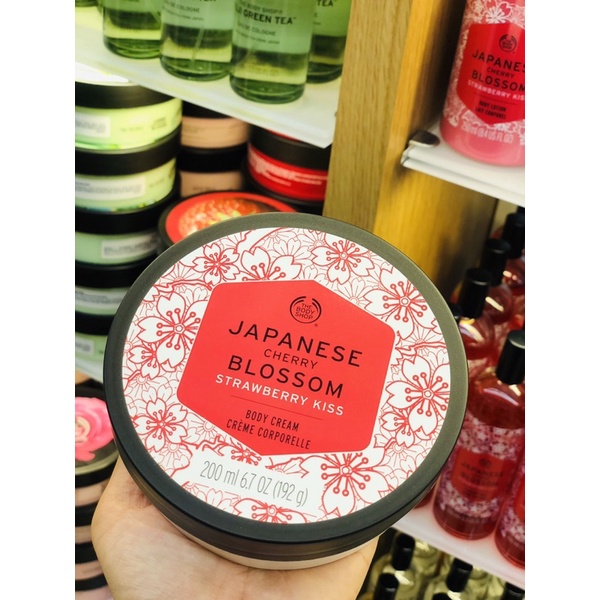 Jual Japanese Cherry Blossom Strawberry Kiss Body Cream 200ml Indonesia