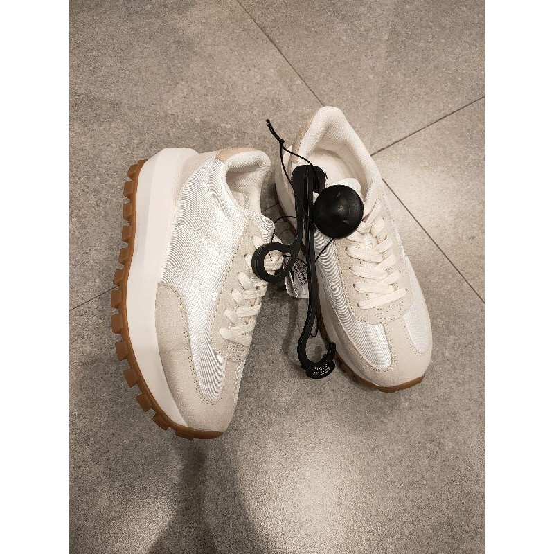 SEPATU H&M CEWEK new arrival Shopee Indonesia