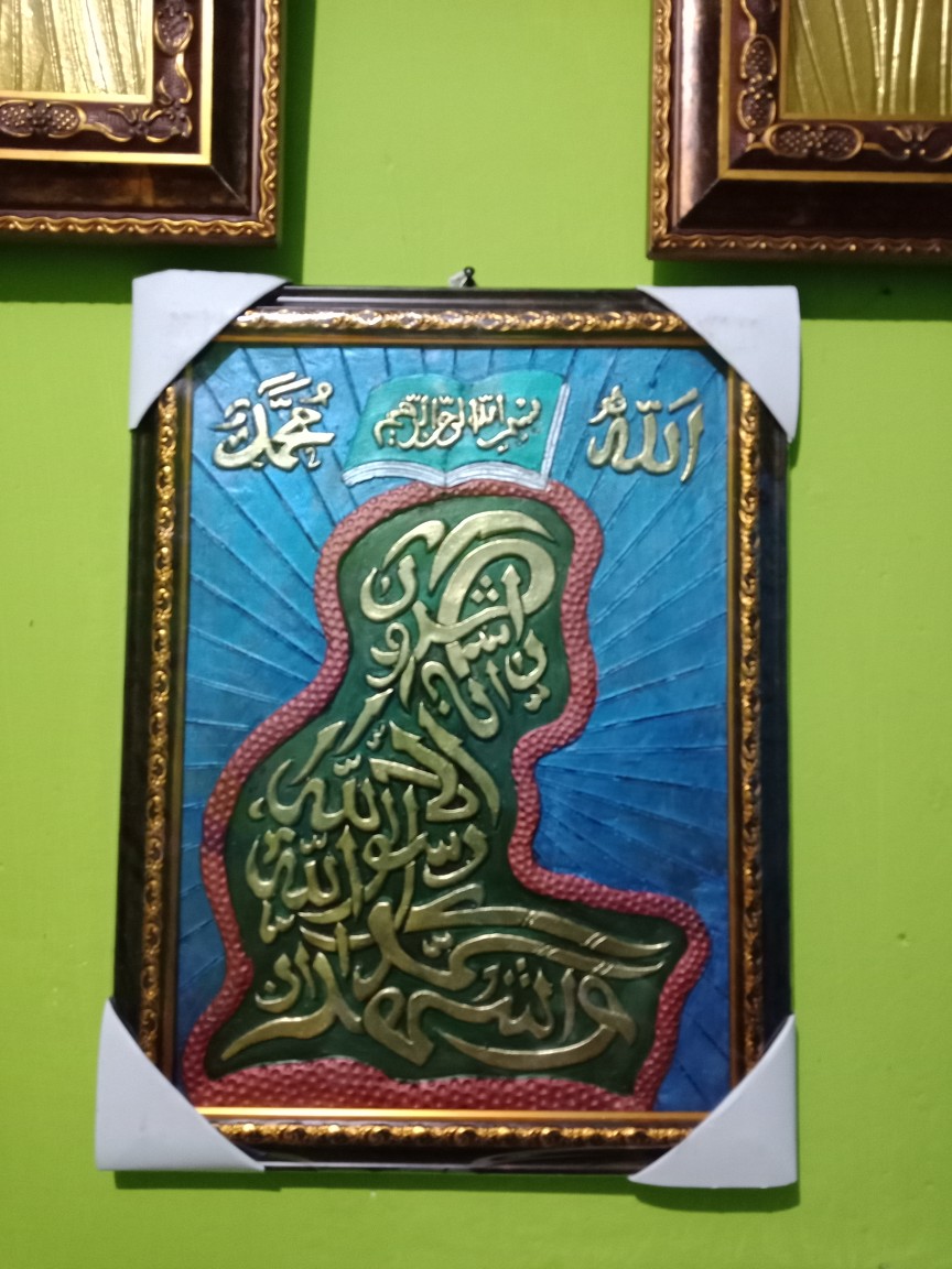 Jual (Bisa Cod) Lukisan Timbul 3D Relief Kaligrafi Syahadat Orang Shalat - Pajangan Hiasan Rumah Murah Indonesia|Shopee Indonesia 1152_X_864_jpg