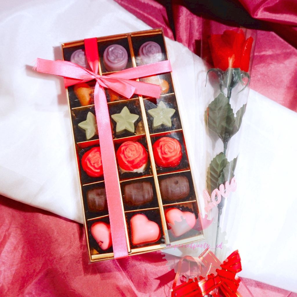 Jual Paket Coklat Valentine Love Hati Isi 18 Dan Bunga | Shopee Indonesia
