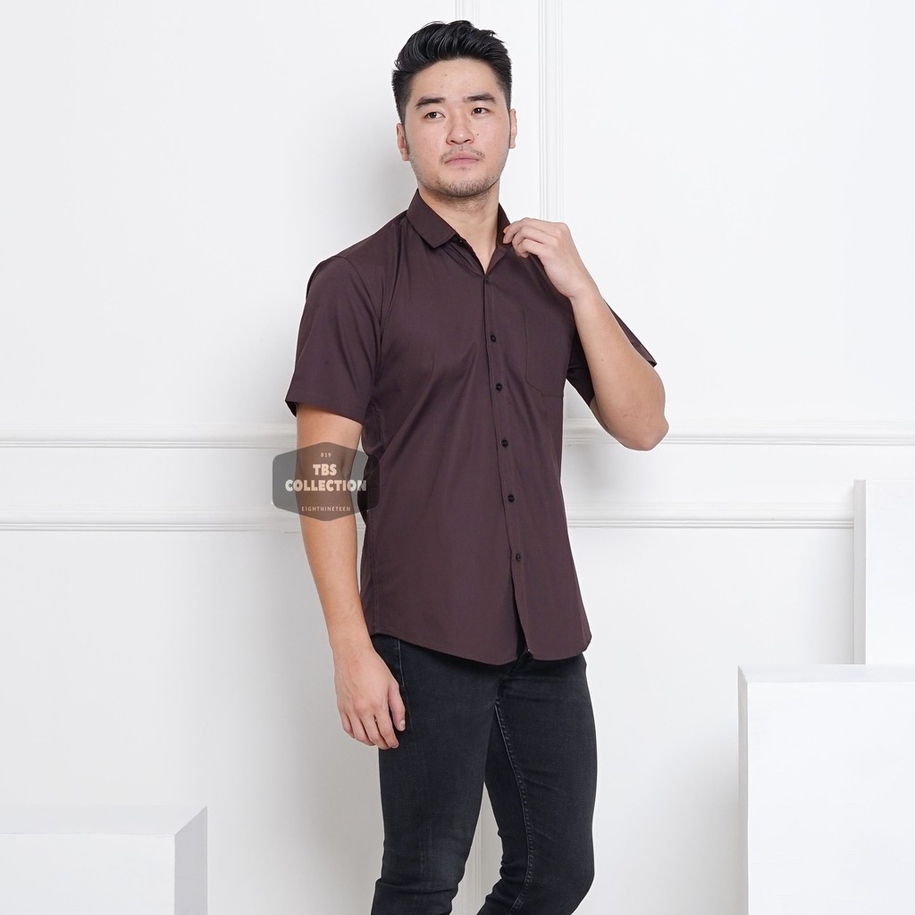 Jual Kemeja Pria Lengan Pendek Kemeja Polos Coklat Tua Dark Brown Casual Slimfit 3347 | Shopee Indonesia