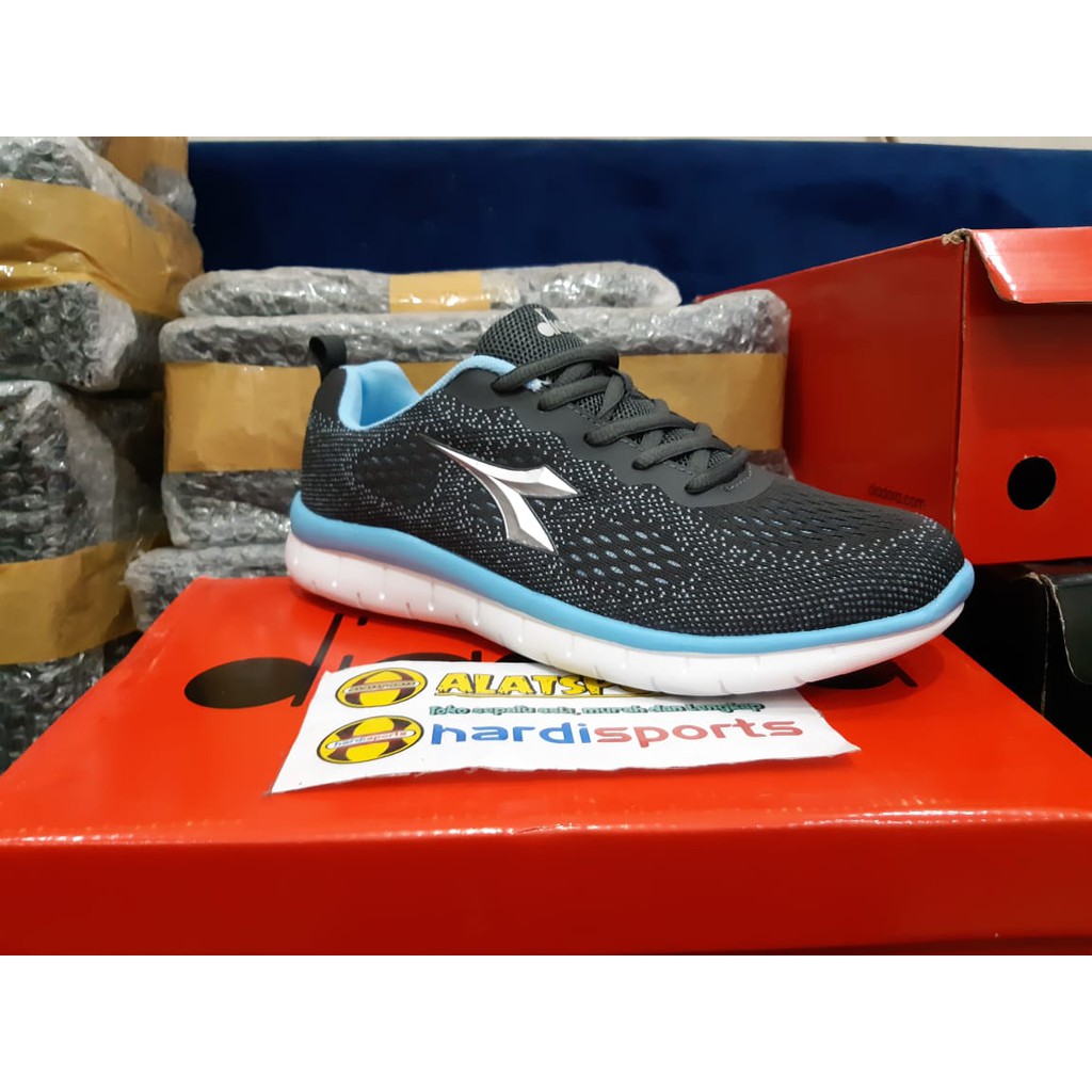 Sepatu Running Diadora Patrizio DIARU81117GB Grey ORIGINAL Shopee Indonesia