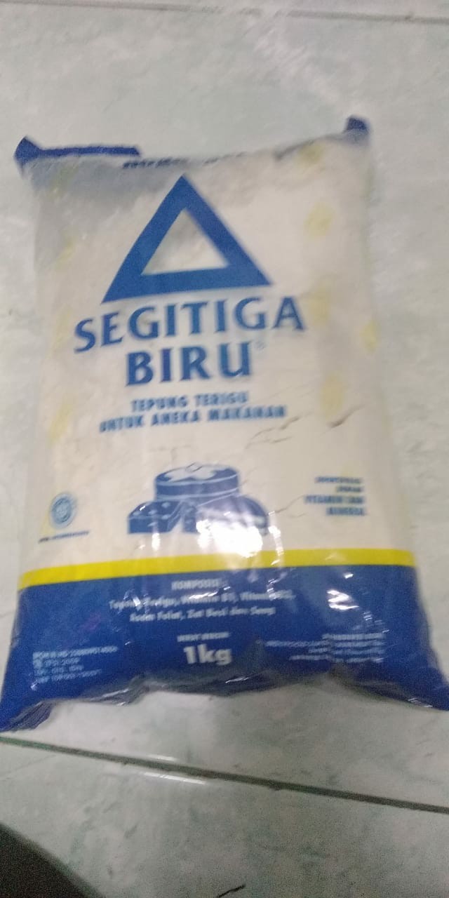 Tepung Segitiga Biru 1Kg Terigu Segitiga Biru Tepung Segitiga