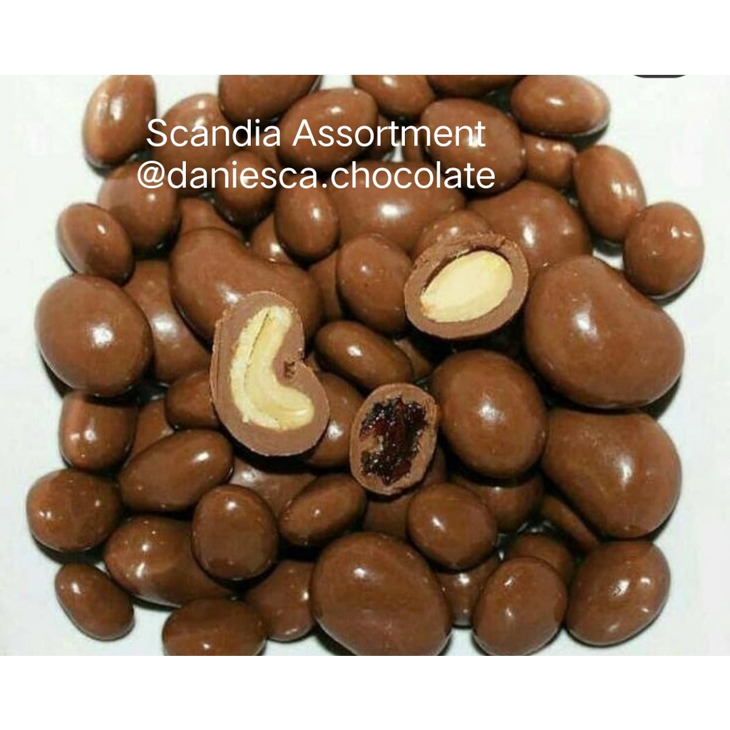 Jual 250Gr Coklat Scandia Assortment - Coklat Isi Almond, Mede, Dan Kismis Indonesia|Shopee Indonesia