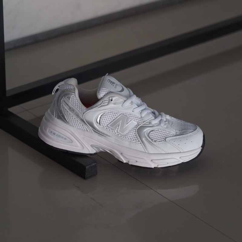 Jual N*W Balance 530 White Silver | Shopee Indonesia