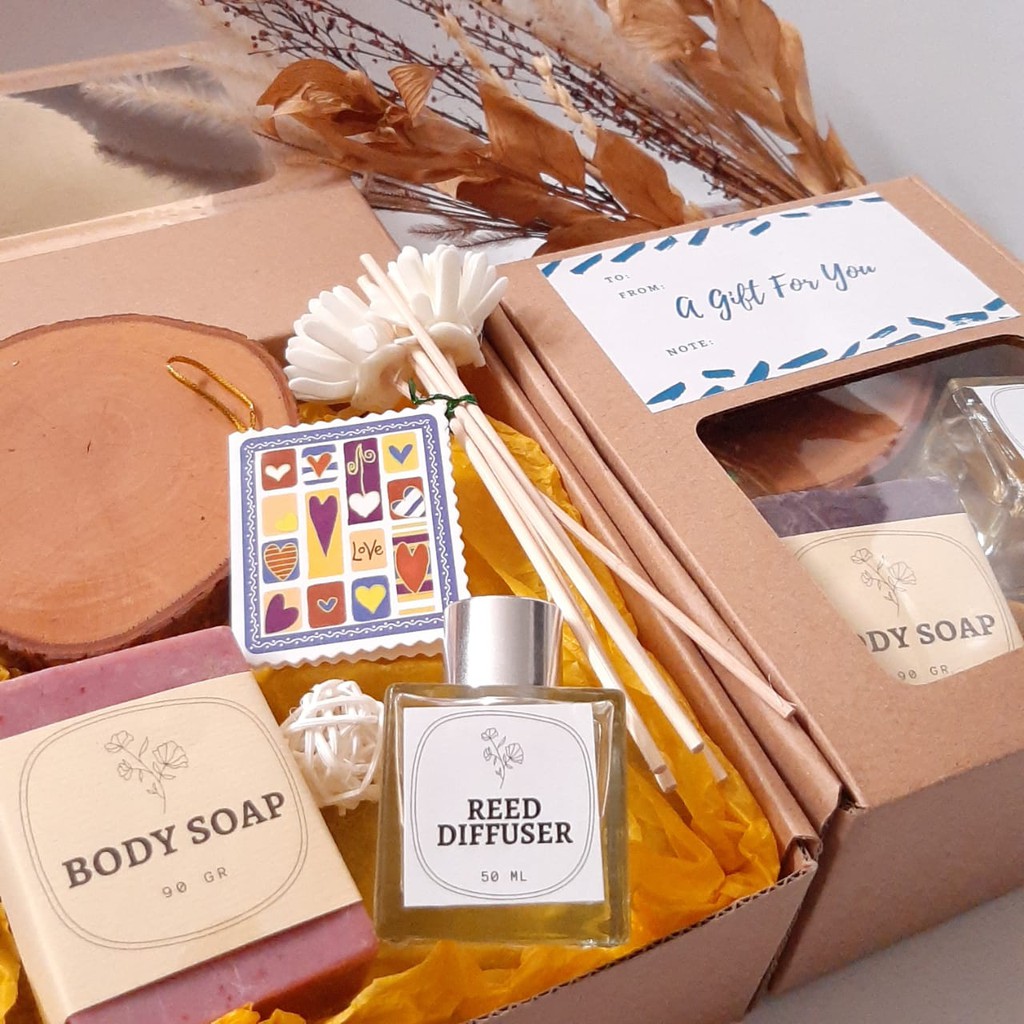 Hampers Ulang Tahun Birthday Ultah Box Untuk Cewek Wanita Ibu Pacar