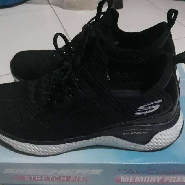 Jual Sepatu Skechers Air Cooled Memory Foam *Preloved* | Shopee Indonesia