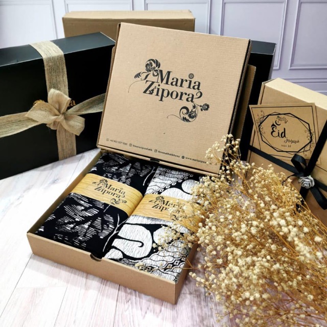 Kain hampers batik cantik cocok buat kado Shopee Indonesia