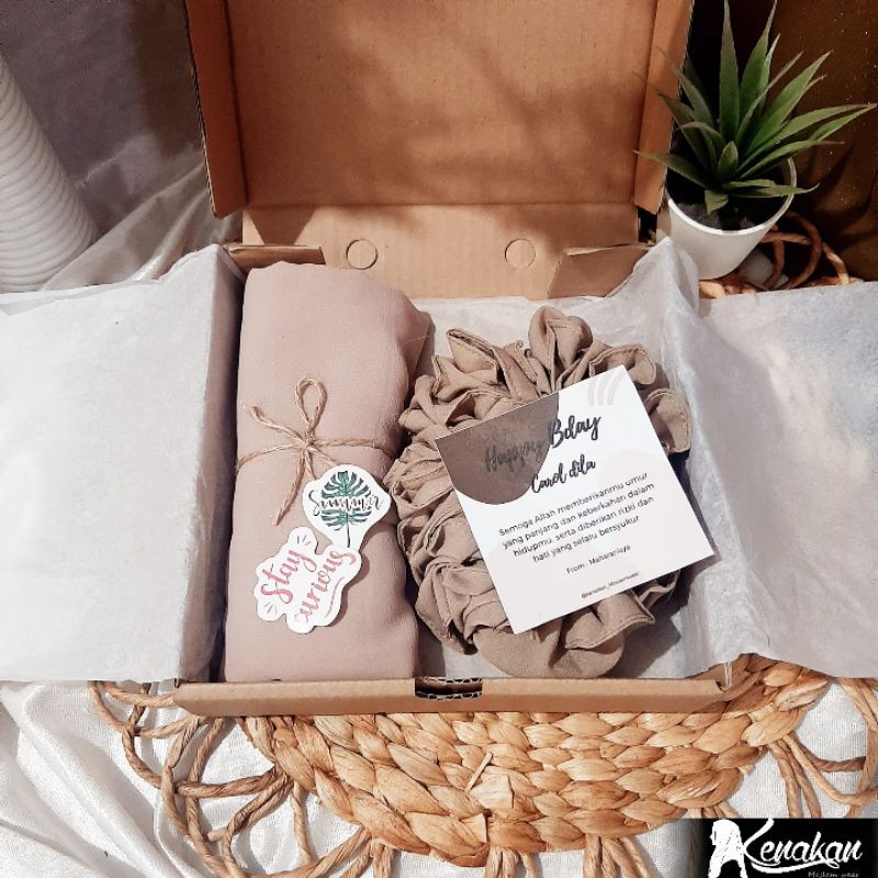 Hampers Hijab kado ultah wedding wisuda Shopee Indonesia