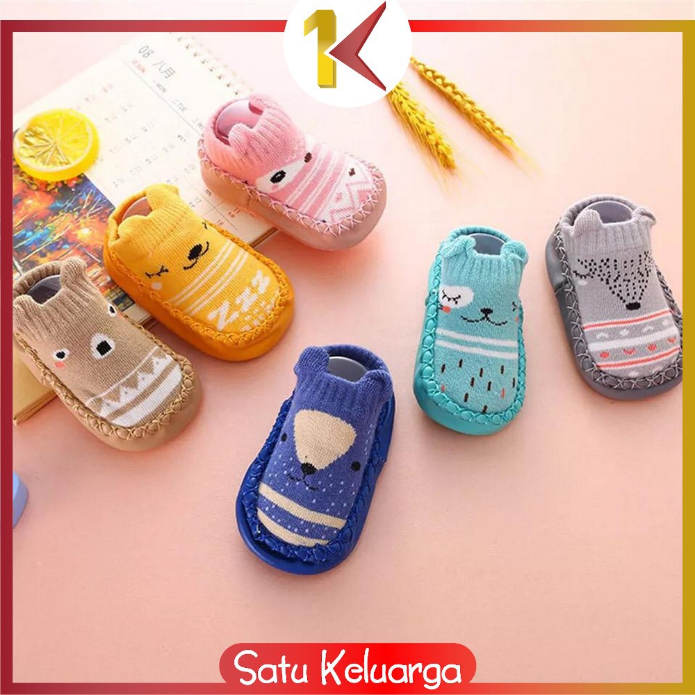 SKP3 Sepatu Anak Bayi Baby Prewalker Shoes Socks Anti Slip Kaos Kaki