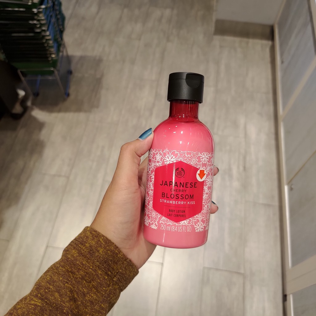 Jual The Body Shop Japanese Cherry Blossom Strawberry Kiss Body Lotion