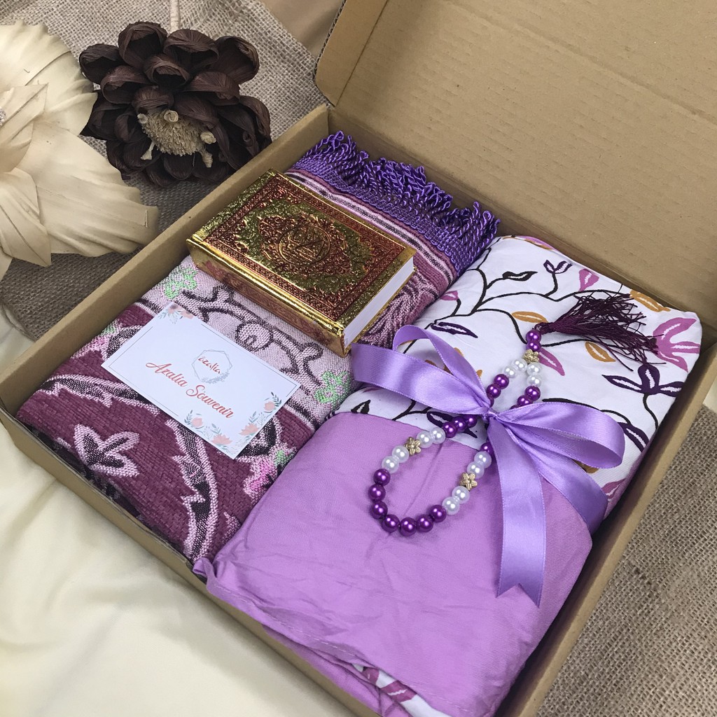 Hampers Gift Box Mukena Rayon + Sajadah Kado Cewek Kado