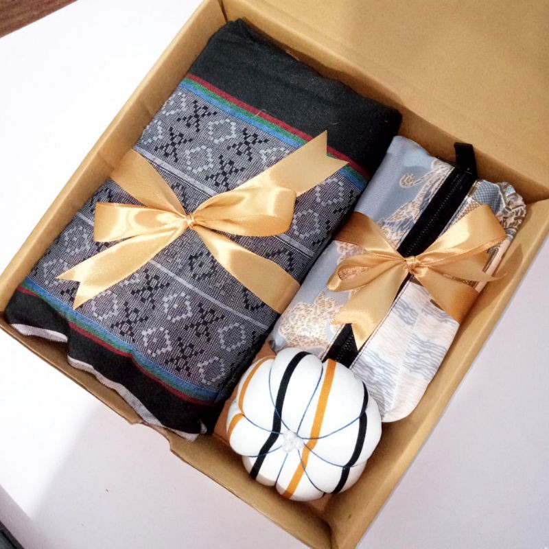 Kado Pernikahan / Hadiah anniversary / hadiah pernikahan / wedding gift