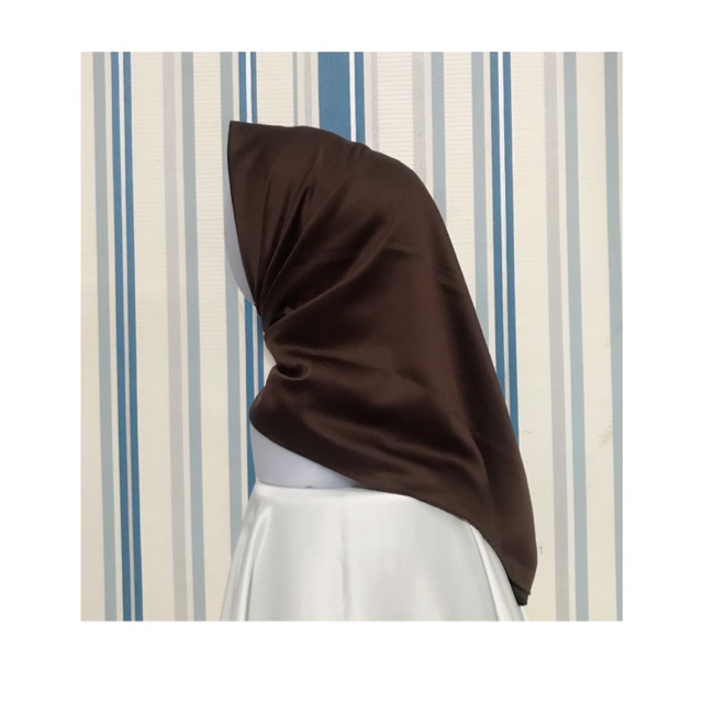 Jual Hijab Segi Empat Warna Coklat Tua. | Shopee Indonesia