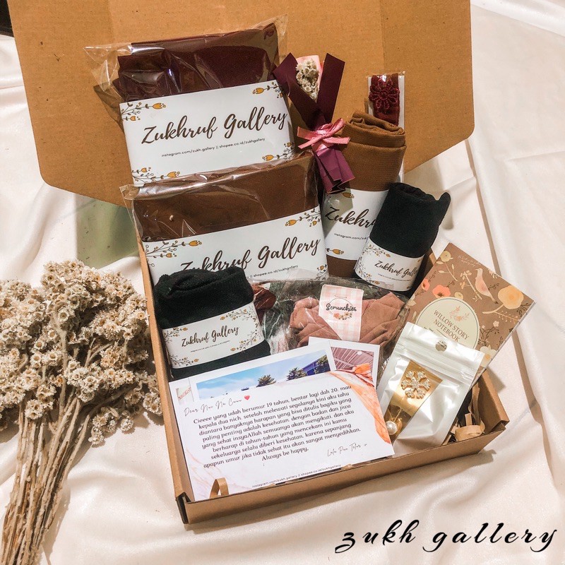 Hijab Pashmina Jilbab Gift Box / Hampers Kado Ultah Wisuda Annive Kado
