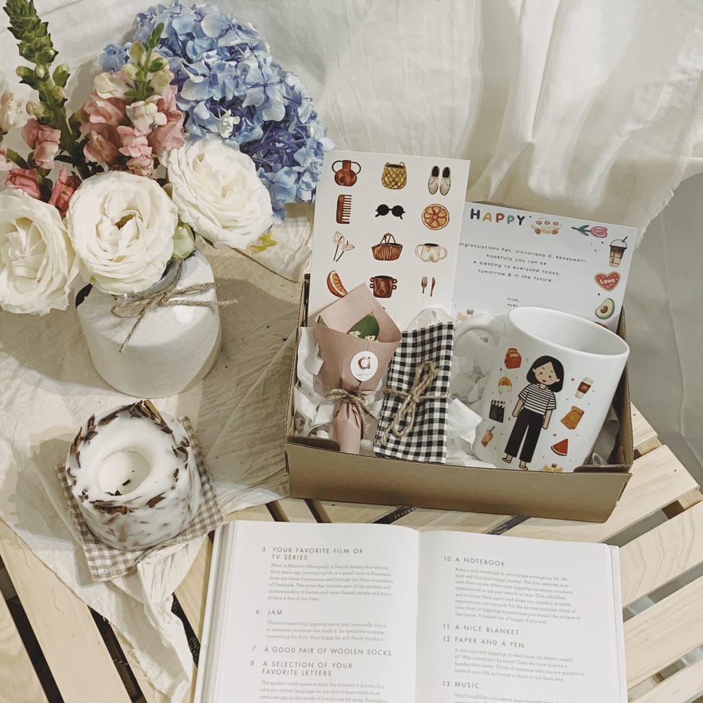 Gift For Her // Hampers Paling Best Seller & Alaala Desain Korea dan