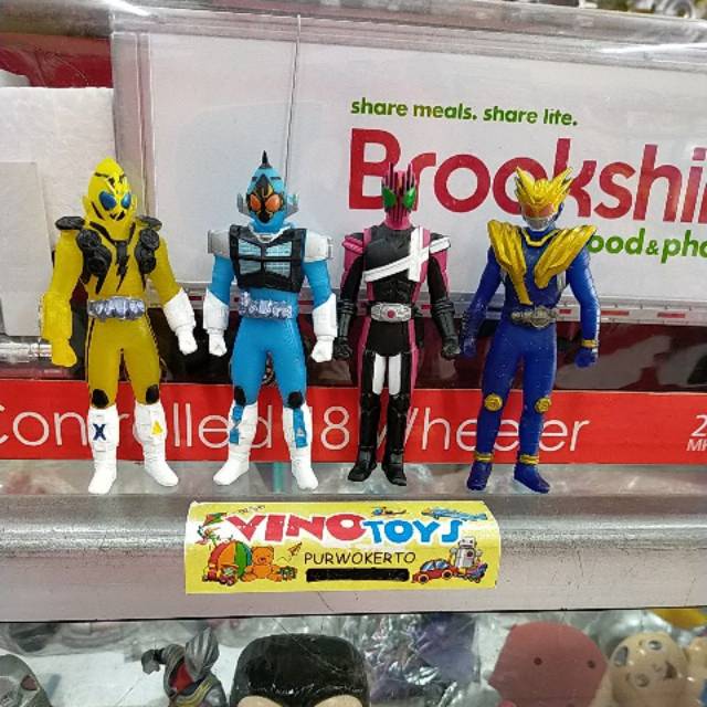 Jual Action figure set 4 kamen rider vinyl Shopee Indonesia