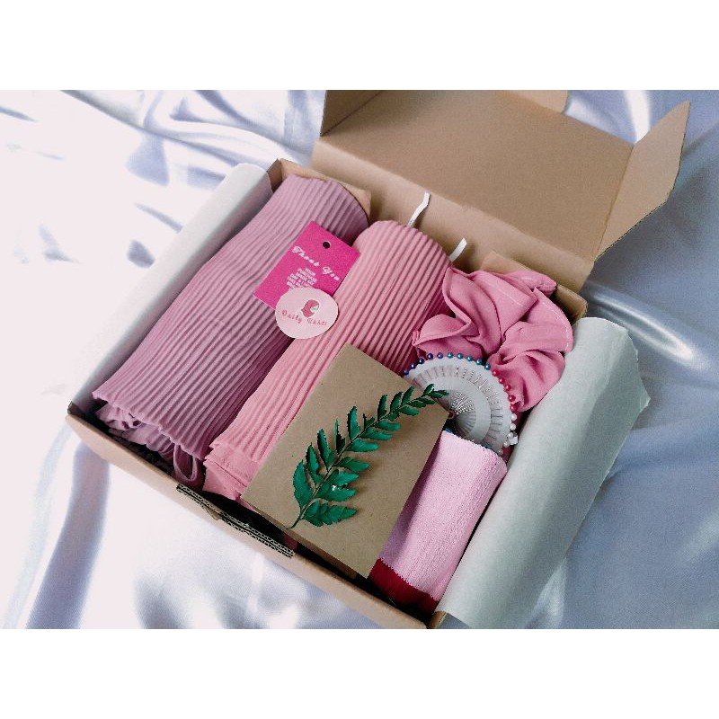 HAMPERS HIJAB PASHMINA PLISKET GIFT BOX HIJAB Shopee