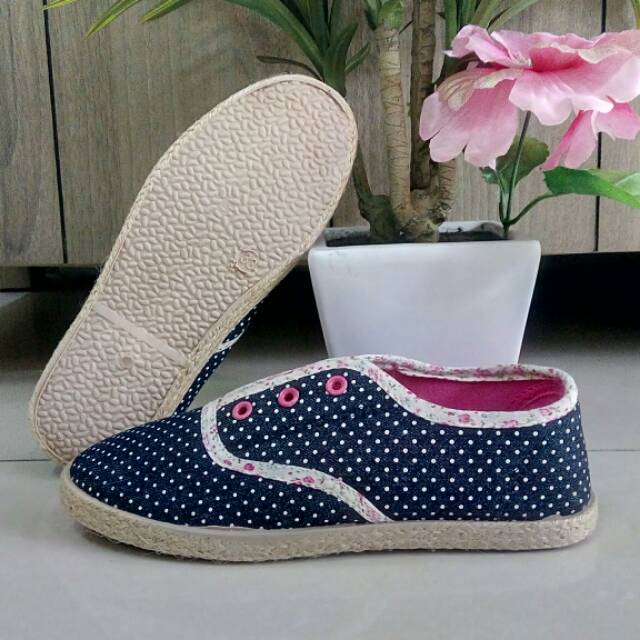 Sepatu anak perempuan merk Kipper tipe JJ 105 slip on flat shoes bahan