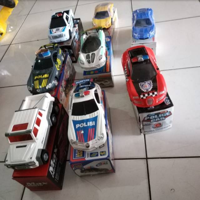 Jual Mainan Anak Mobil Mobilan Pakai Baterai Batre Bisa Jalan Ada Musik | Shopee Indonesia