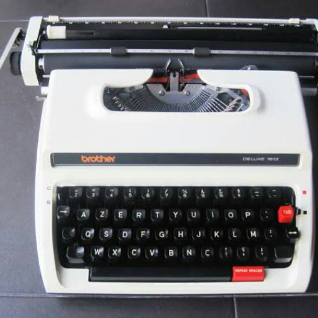 BROTHER DELUXE 1613 MESIN KETIK/TIK MANUAL 13&quot; INC JAPAN MADE PRODUCT |  Shopee Indonesia
