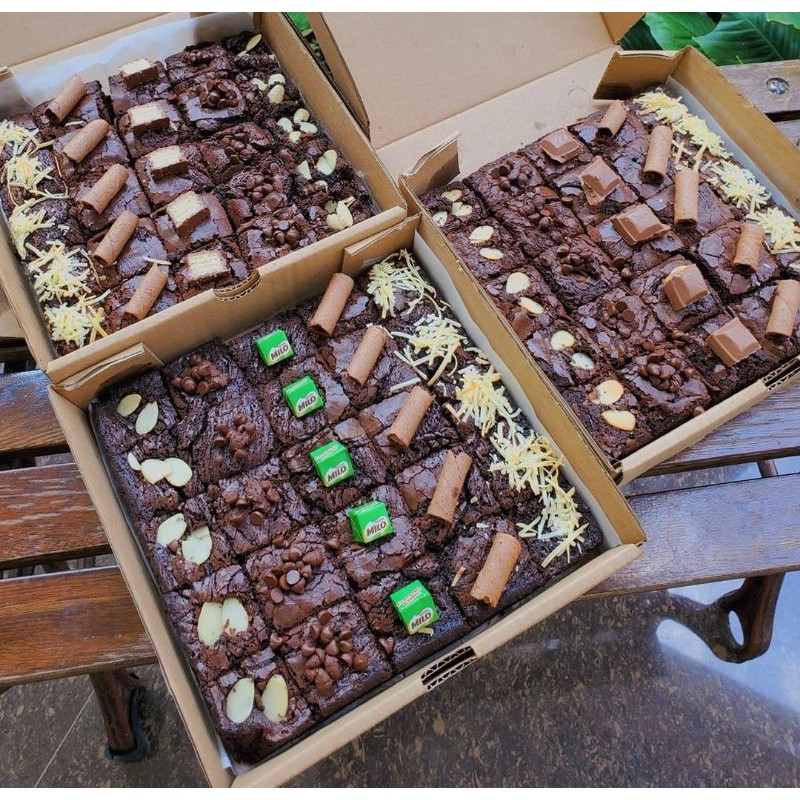 Fudgy Brownies ukuran 20 × 20 cm Shopee Indonesia