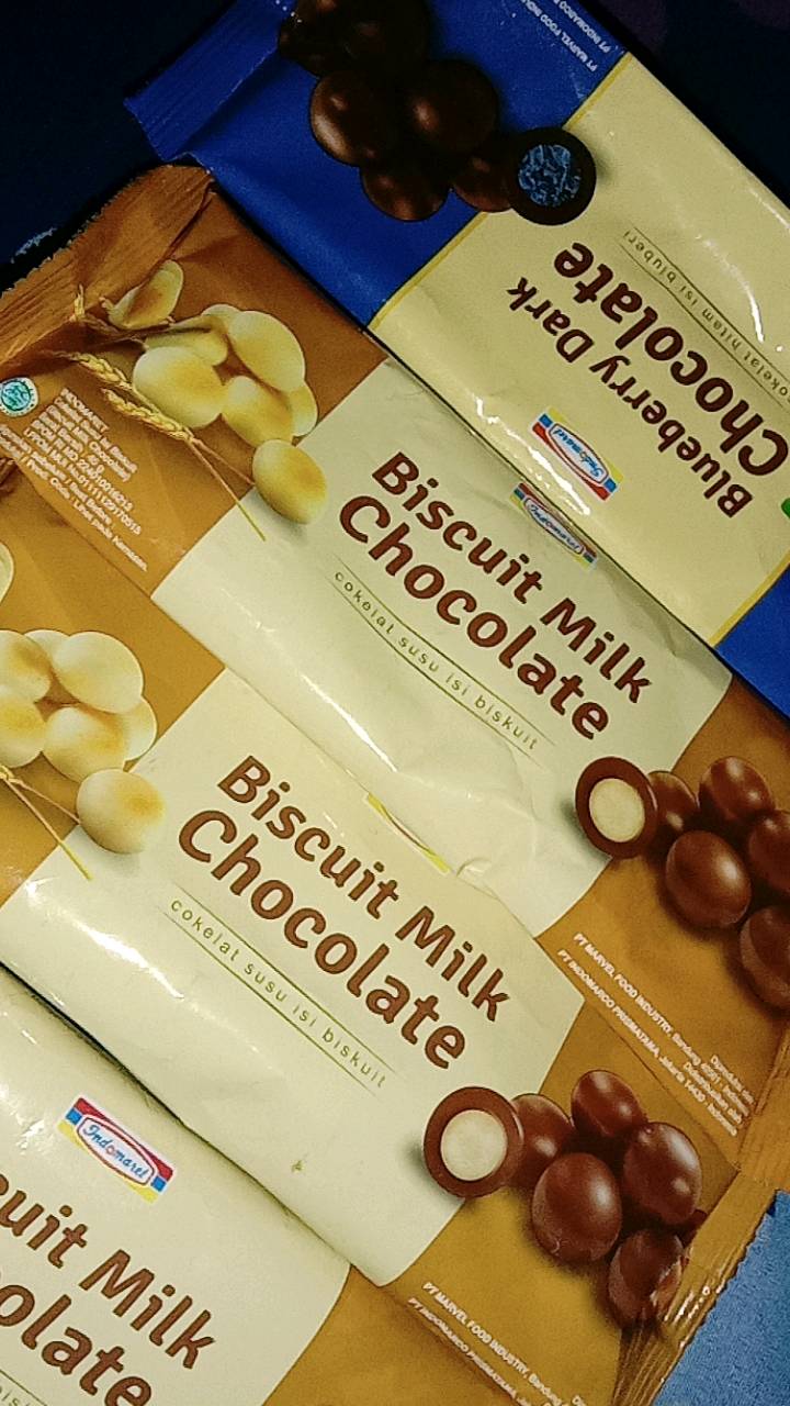 Jual Biscuit Milk / Cashew Milk / Blueberry Dark Chocolate Indomaret | Shopee Indonesia