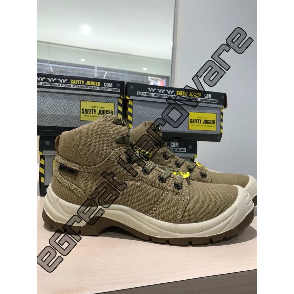 Safety Shoes Desert Sand S1P Safety Jogger (BATAM HARGA NORMAL