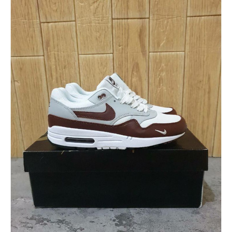 Jual Sepatu Sneakers Nike Air Max 1 White Brown | Shopee Indonesia