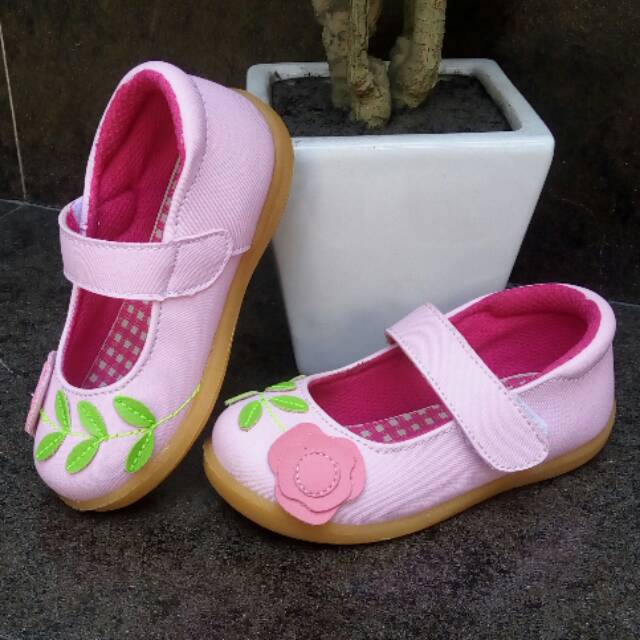 Sepatu anak perempuan umur 1 sampai 3 tahun model slip on flatshoes
