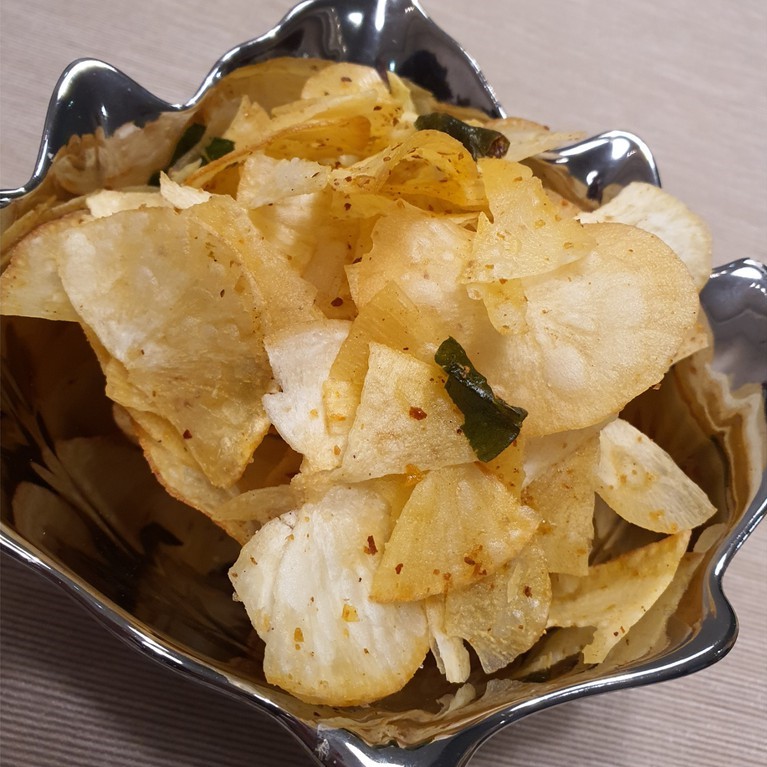 Keripik Singkong rasa DAUN JERUK FoodVillage Snack