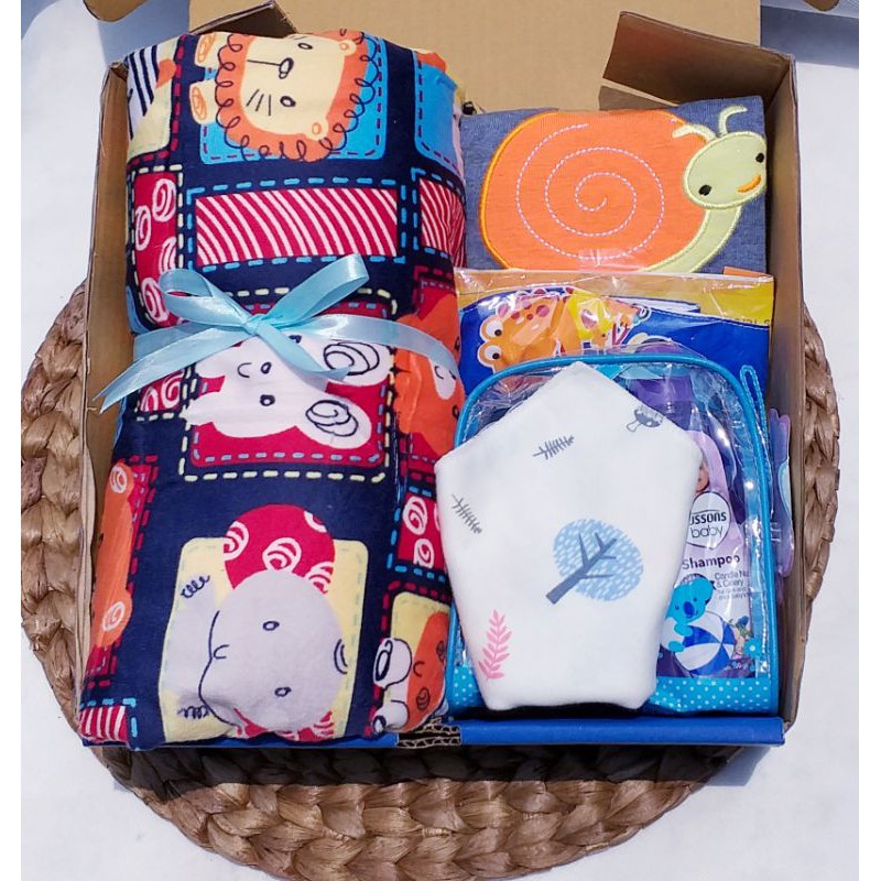 HAMPERS BABY HANDUK + SELIMUT KADO KELAHIRAN BAYI