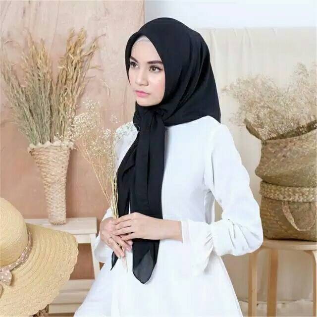 Jilbab Segiempat Bella Square part 2 Polycotton Hijab Laudya Poton