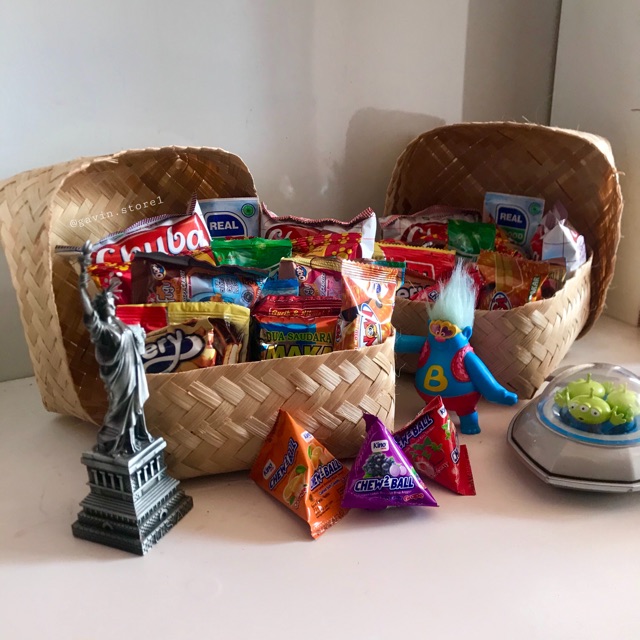 Paket jajanan/cemilan jaman dulu / gift snack / birthday