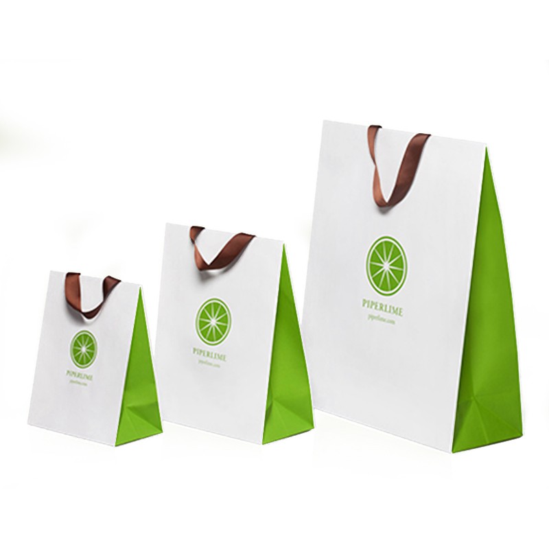 PAPERBAG CUSTOM DENGAN BAHAN CRAFT PUTIH YG DI PRINT SESUAI LOGO ANDA