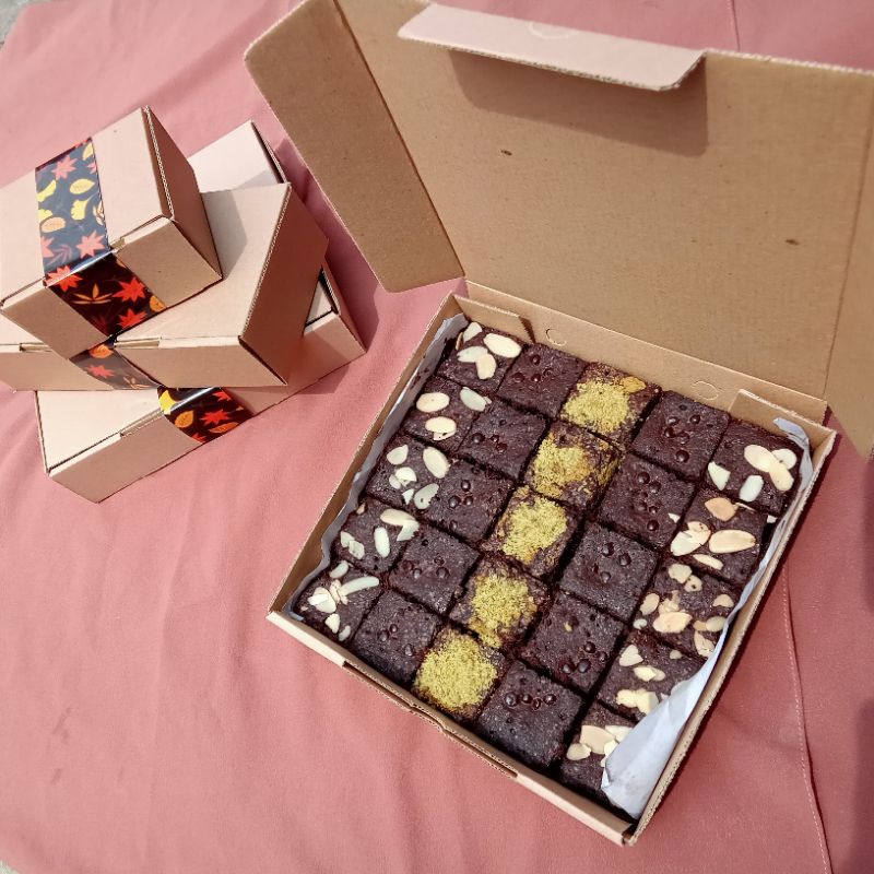 Jual FUDGY BROWNIES SHINY CRUST BROWNIES CAKE BAKERY KUE
