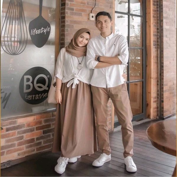 Jual Baju Muslim Couple Hijab Pasangan Hijab Couple Baloteli Putih Coksu | Shopee Indonesia