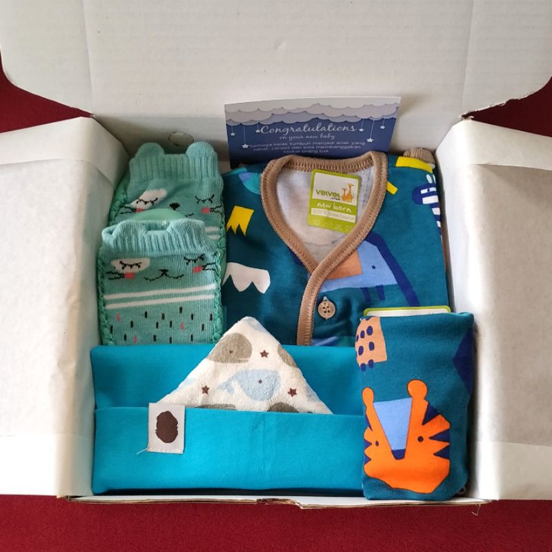 HAMPERS BAYI NEWBORN / KADO BAYI / BAJU BAYI / VELVET