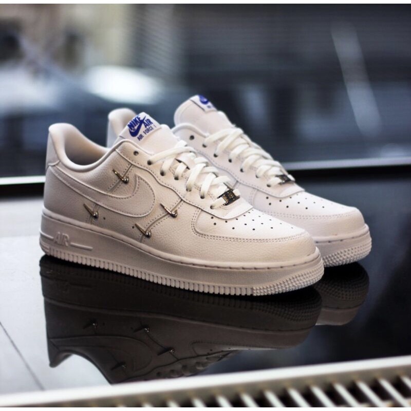 Jual Nike Air Force 1 07 Lx White Hyper Royal Black Ct1990-100 | Shopee Indonesia