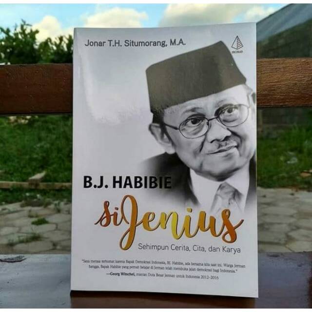 B.J. Habibie Si Jenius - Jonar T. H Situmorang, M.A. | Shopee Indonesia