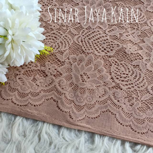 Jual Kain Brokat Halus Sofia Untuk Kebaya Warna Coklat Motif Daun | Shopee Indonesia