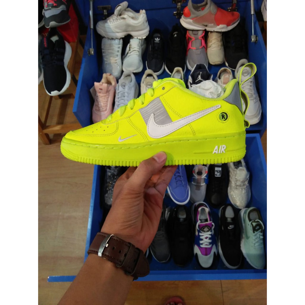 Jual Nike Air Force 1 Neon Green 100% Original | Shopee Indonesia