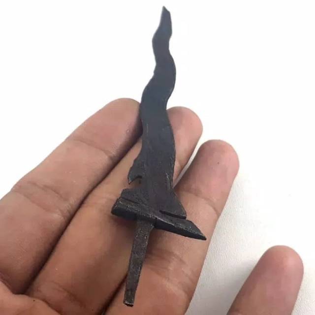 Cundrik Keris Kecil Kuno | Shopee Indonesia