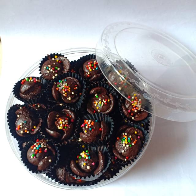 Jual Choco Crunch Cookie Isi Coklat Beng-Beng Lumer Indriani Kue Lebaran Coklat | Shopee Indonesia