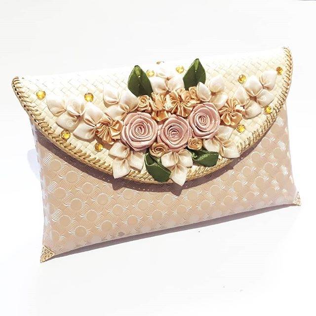 CLUTCH PESTA ANYAM PANDAN BUNGA GLITER, ANYAMAN PANDAN, DOMPET PESTA, DOMPET KONDANGAN Shopee