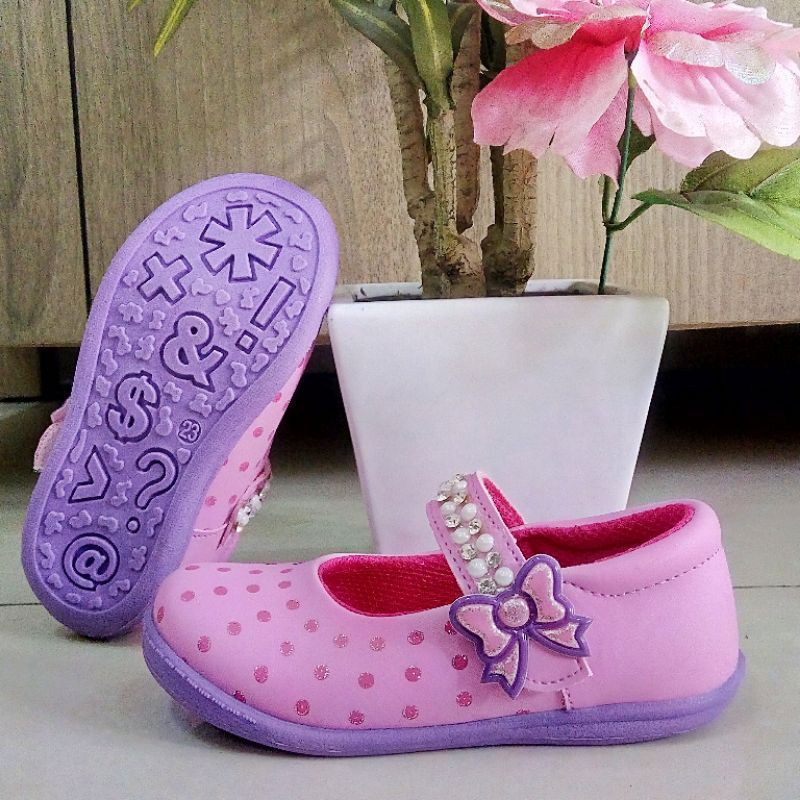 Sepatu anak perempuan slip on umur 1 sampai 3 tahun Slip on Kipper tipe